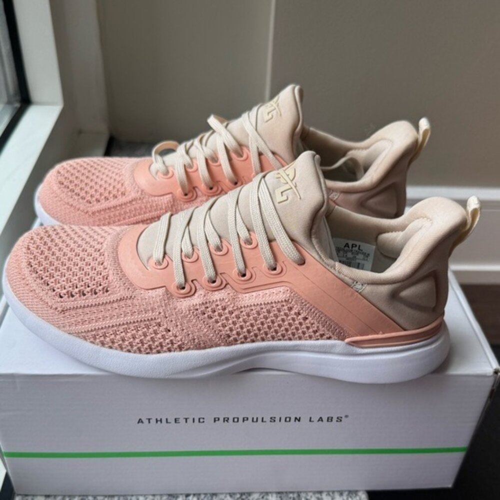 NWB APL TechLoom Tracer Sneakers Blush Beach White W 6 (Y 4.5)